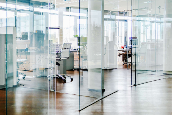 5 Benefits of Glass Partitions in your Office